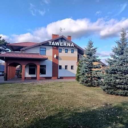 Hotel Tawerna-Stawiska Garbatka-Letnisko Exteriér fotografie