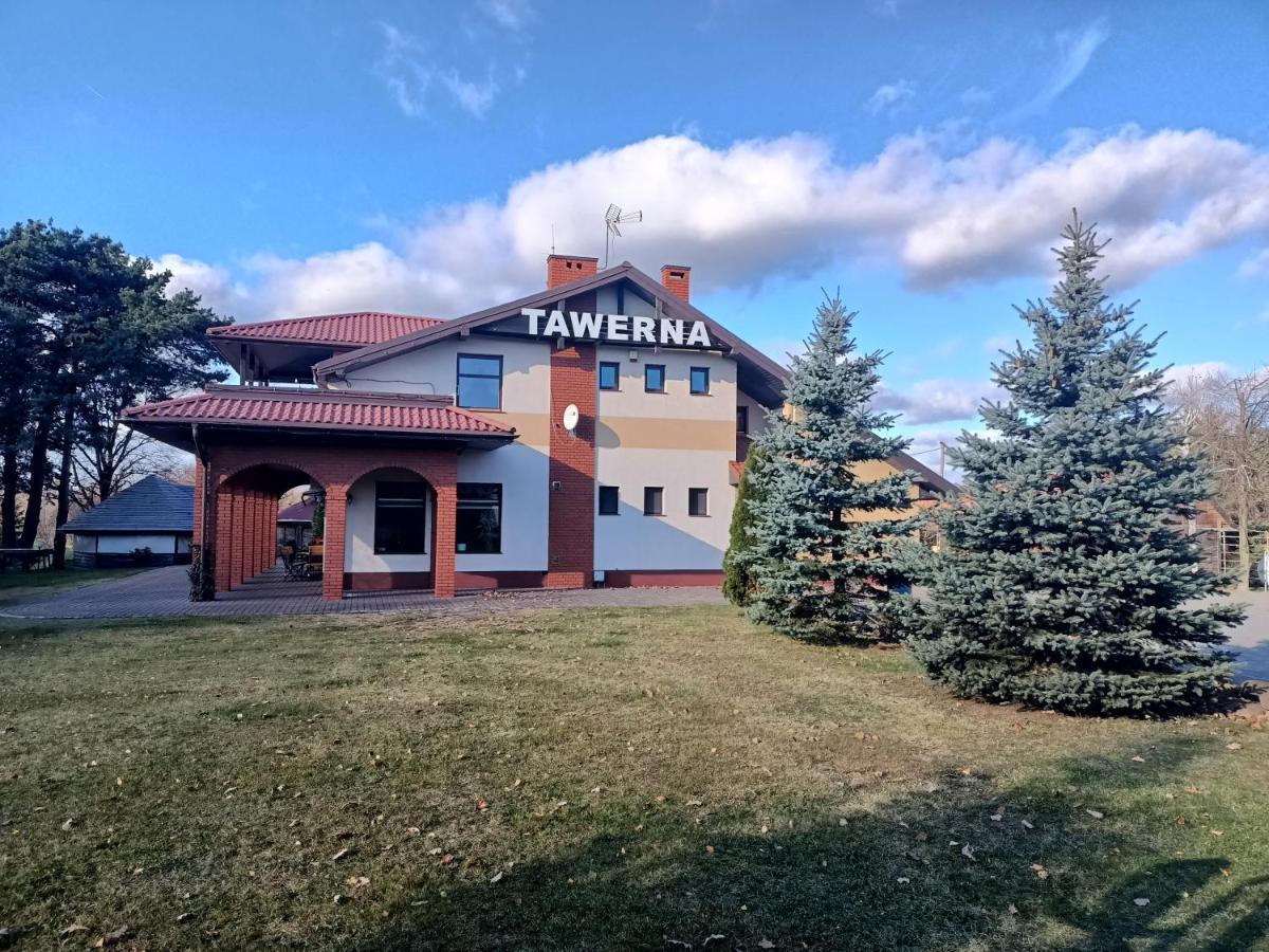 Hotel Tawerna-Stawiska Garbatka-Letnisko Exteriér fotografie